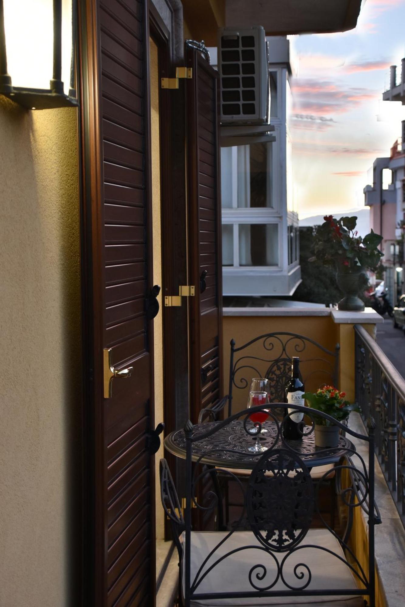 Gloden House Apartments Taormina Exterior photo